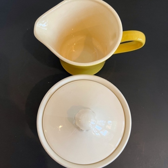 Vintage USA Covered Sugar Bowl and Creamer Set - Picture 2 of 10